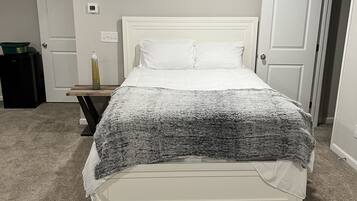 1 slaapkamer, een strijkplank/strijkijzer, wifi, beddengoed