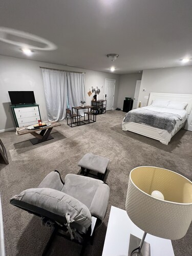 Adorable private studio in quiet neighborhood