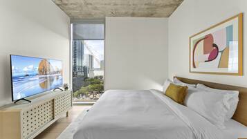 Luxury Condo, 1 King Bed with Sofa bed, Balcony, City View | 1 bedroom, hypo-allergenic bedding, individually decorated