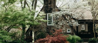 NEW! Off to the races: Stay at the spacious Woodlawn Tudor, close to Oaklawn!