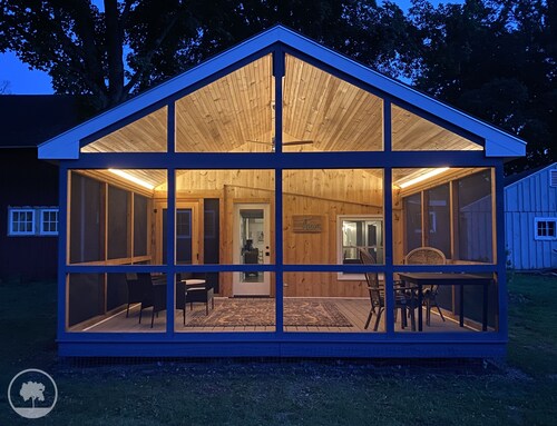 The Blue Elm - A Historic Berkshire Cottage