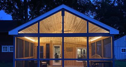 The Blue Elm - A Historic Berkshire Cottage