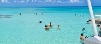 Bayahibe Cadaquez Caribe Beachfront Apt next to Dreams & Catalonia Resorts