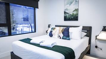 Condo | 2 bedrooms, free WiFi, bed sheets