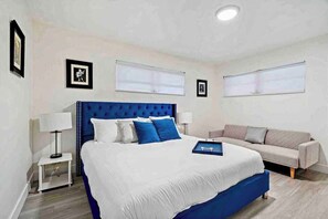 4 bedrooms, desk, iron/ironing board, travel cot