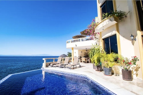 Ocean Front Villa, Hot Tub, Heated Pool, Chef, Beach, Multiple Terraces, 10 beds