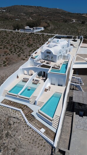 Front of property - Omna Caldera Suites (Santorini)
