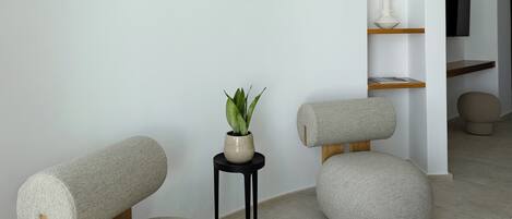 Signature tweepersoonskamer | Luxe beddengoed, donsdekens, bedden met traagschuimmatrassen