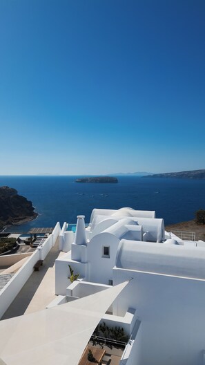 Front of property - Omna Caldera Suites (Santorini)
