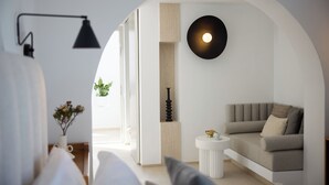 Elegant Suite with Private Infinity Pool & Heated Outdoor Jetted Tub - Caldera View | 고급 침구, 오리/거위털 이불, 메모리폼 침대, 미니바