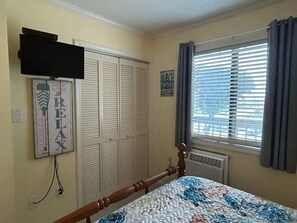 2 Schlafzimmer, Schreibtisch, Bügeleisen/Bügelbrett, WLAN