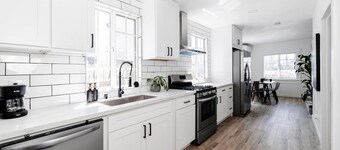 Cozy Private Home, 10-min From DT, Beach & Parks