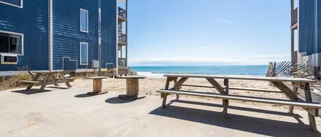 تناول الطعام بالخارج