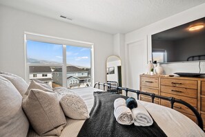 4 Schlafzimmer, Schreibtisch, Bügeleisen/Bügelbrett, kostenloses WLAN