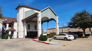 Front of property - Scottish Inns & Suites Sam Houston Pkwy (Houston)