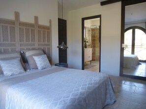 4 Schlafzimmer, Bügeleisen/Bügelbrett, WLAN, Bettwäsche