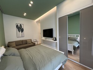 Deluxe Triple Room, Non Smoking, City View | Premium bedding, down comforters, pillowtop beds, in-room safe - CASA IMPERATORE (Naples)