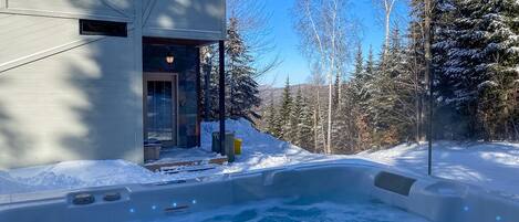 Tina de hidromasaje al aire libre