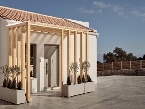 Front of property - Ocean Luxury Villas (Zakynthos)