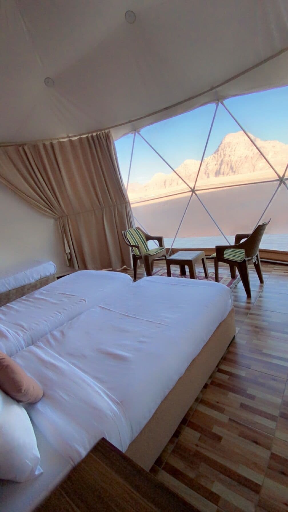 Tremannsrom – luksus | Sengetøy av topp kvalitet, dundyner og senger med overmadrass