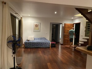 2 dormitorios, tabla de planchar con plancha, wifi y ropa de cama