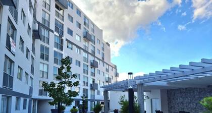 Modern apt w/ A/C & pool in downtown GDL