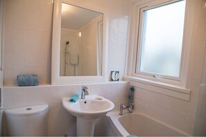 Hair dryer, towels, soap, toilet paper - Stunning sea view, 1 minute to beach & conservation village
Sleeps 6, 3 bedrooms (Port Charlotte)