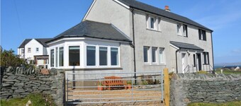 Stunning sea view, 1 minute to beach & conservation village
Sleeps 6, 3 bedrooms