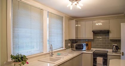 Stunning sea view, 1 minute to beach & conservation village
Sleeps 6, 3 bedrooms