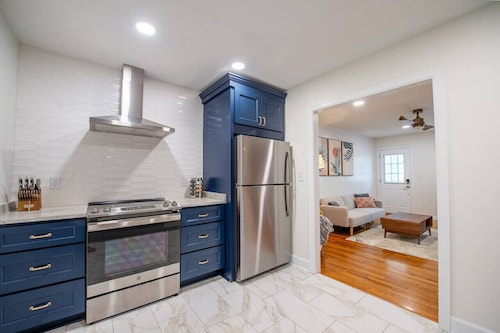 Midtown Cottage - Central Location! 😍 (Duplex)