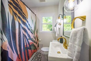 Hårføner og håndklær