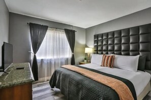 3 chambres, fer et planche à repasser, lit de bébé portatif