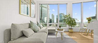 2 BR Downtown Oasis, AC & stunning views