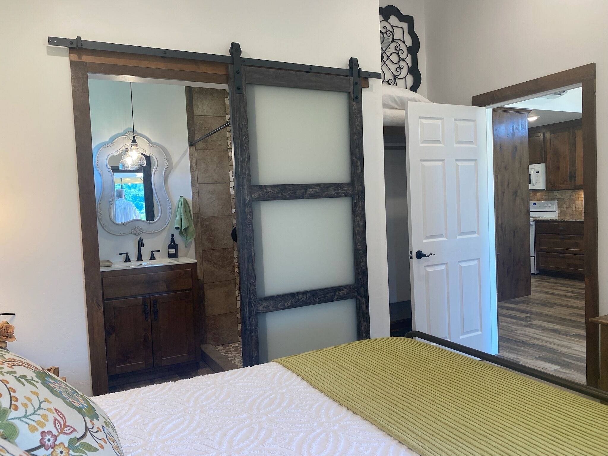 2 bedrooms, desk, free WiFi, bed sheets