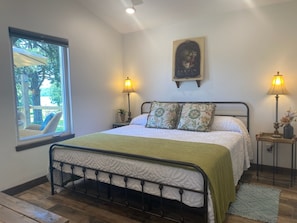 2 bedrooms, desk, free WiFi, bed sheets