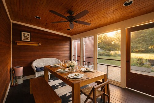 Chester Farmhouse Ski Retreat near Slopes