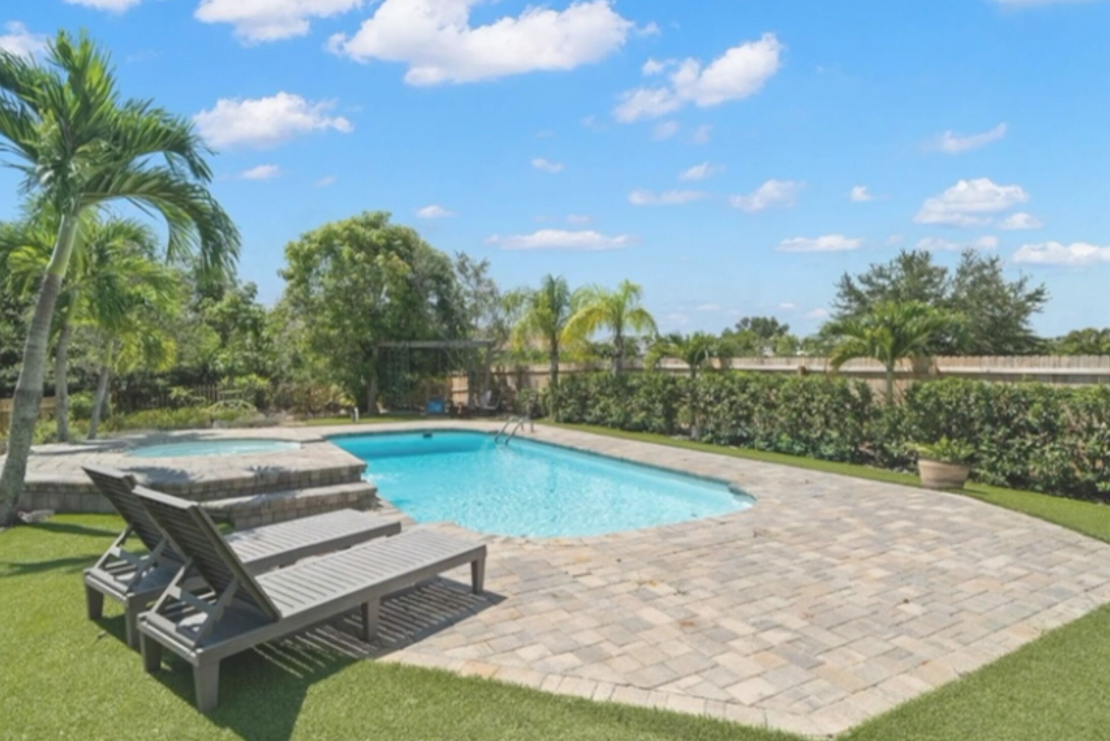 Poolside Paradise - Waterfront - Tropical Gem