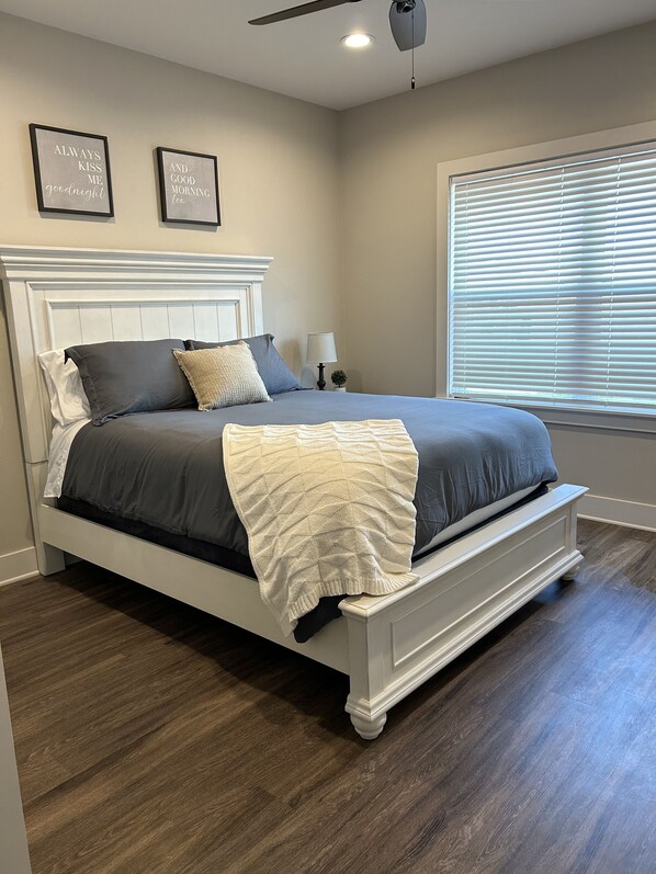 4 chambres, fer et planche à repasser, Wi-Fi gratuit, draps fournis