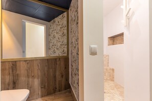 Dusche, Handtücher, Seife, Toilettenpapier