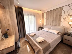 2 chambres, fer et planche à repasser, Wi-Fi, draps fournis