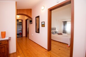 4 habitaciones, internet y ropa de cama 