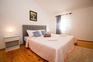 4 habitaciones, internet y ropa de cama 