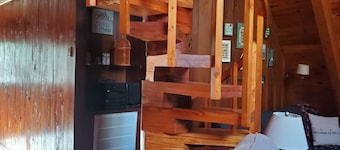 2 wooded acres, 2 king beds & 1 full bed, fire pit & plenty of parking!