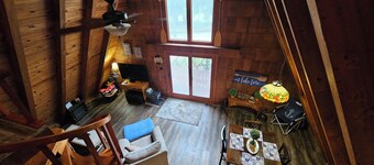 2 wooded acres, 2 king beds & 1 full bed, fire pit & plenty of parking! 