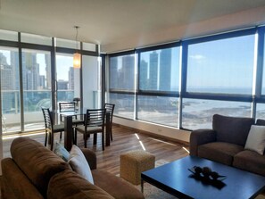 Smart TV - Ocean/Skyline Views, Fully and beautifully furnished apartment, Ave Balboa (Panamá)