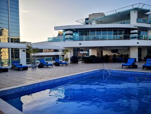 Pool - Ocean/Skyline Views, Fully and beautifully furnished apartment, Ave Balboa (Panamá)