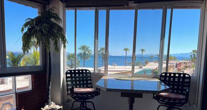 Awesome Top Floor Apartment 320° view of Sea & Mountains
