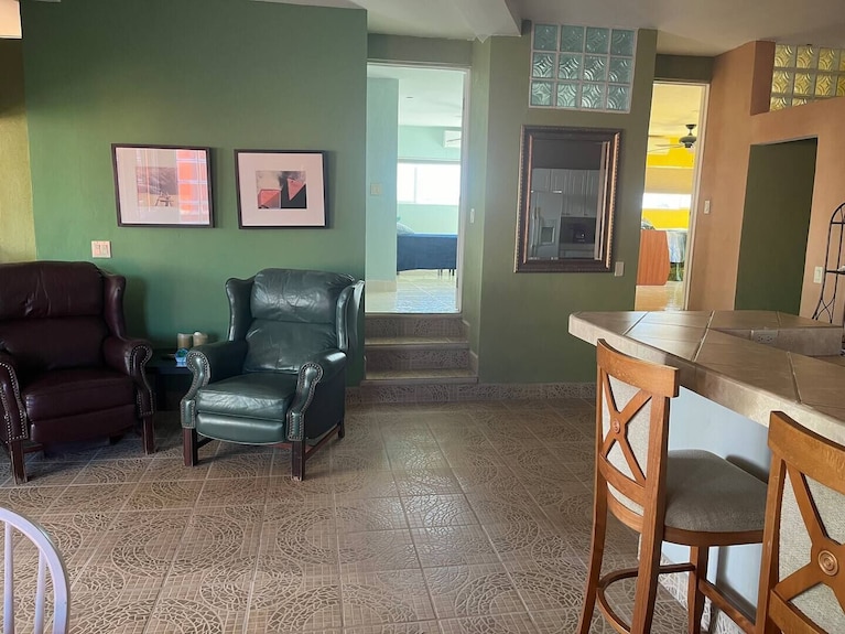 Colorful 2nd Floor Apartment - Loreto
