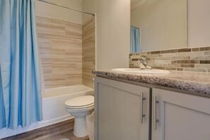 Bathroom - Premium Blue Coral Lagoon Waterfront (Big Pine Key)