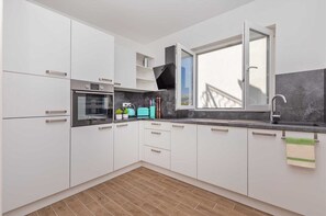 Kühlschrank, Ofen, Herdplatte, Geschirrspüler